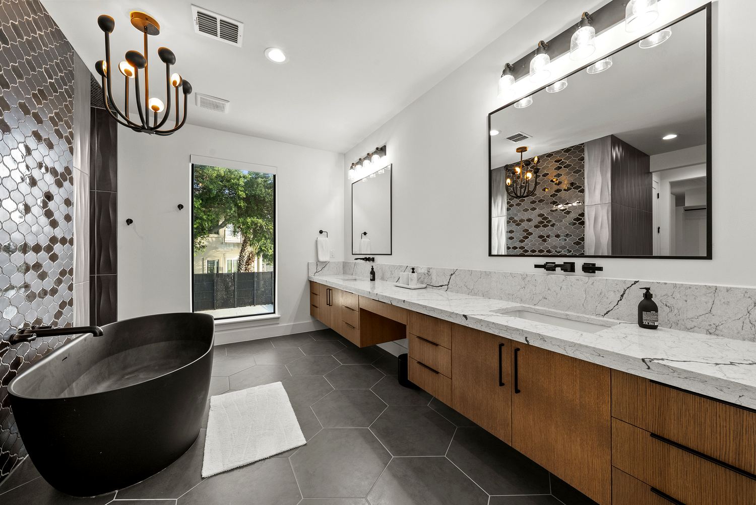 Walk-in shower with patterned tile