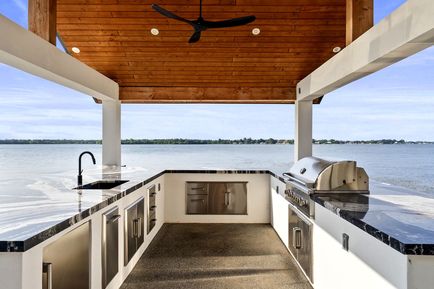 Outdoor kitchen detail