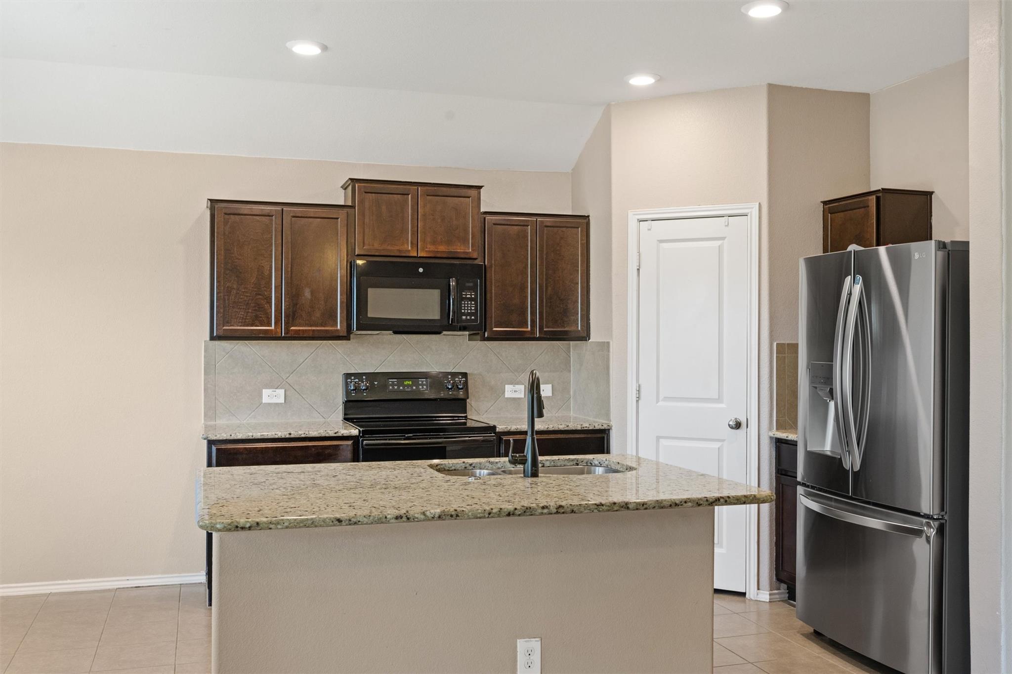 444 Druse LN, Jarrell TX 76537