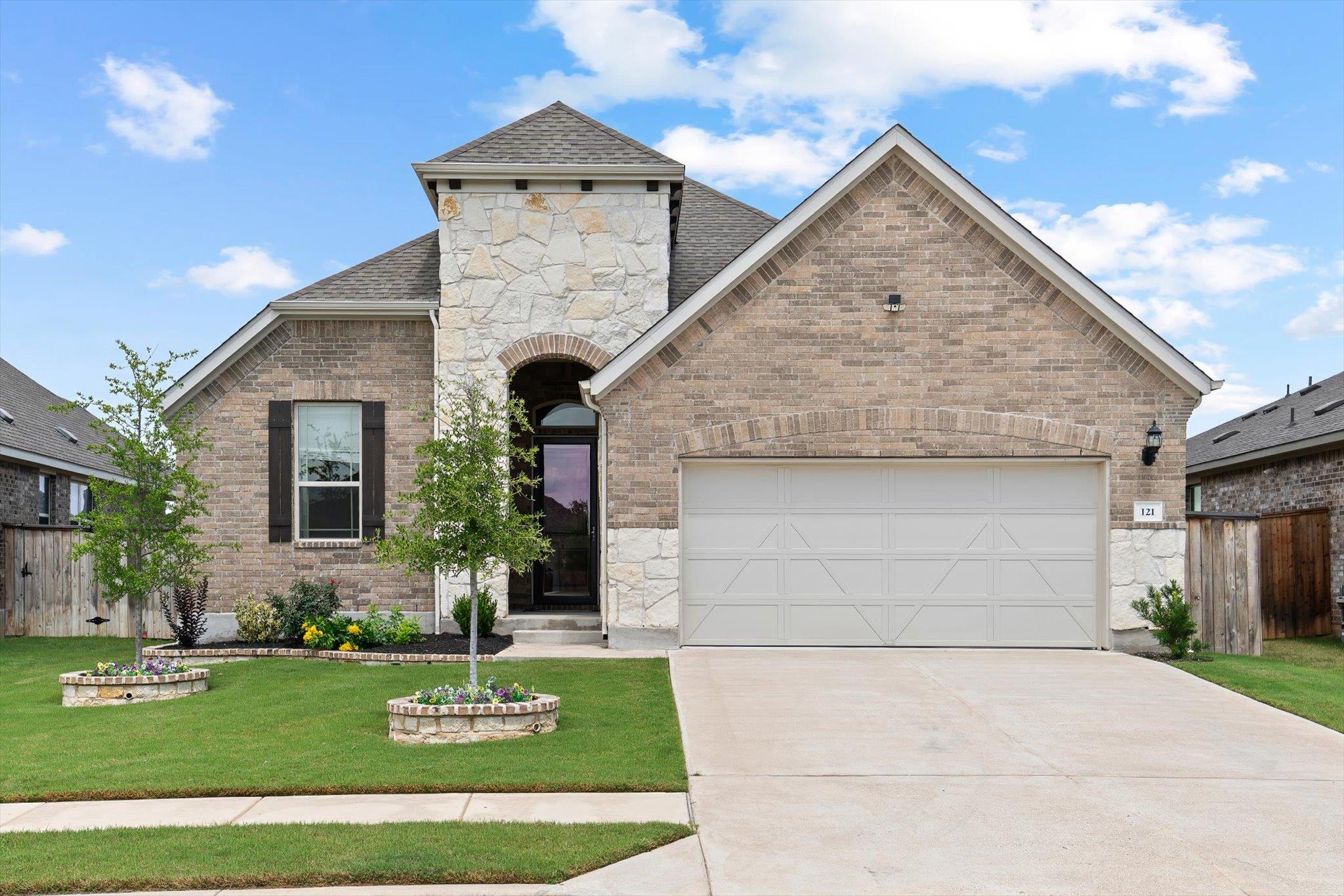 121 Shagbark TRL, Bastrop TX 78602