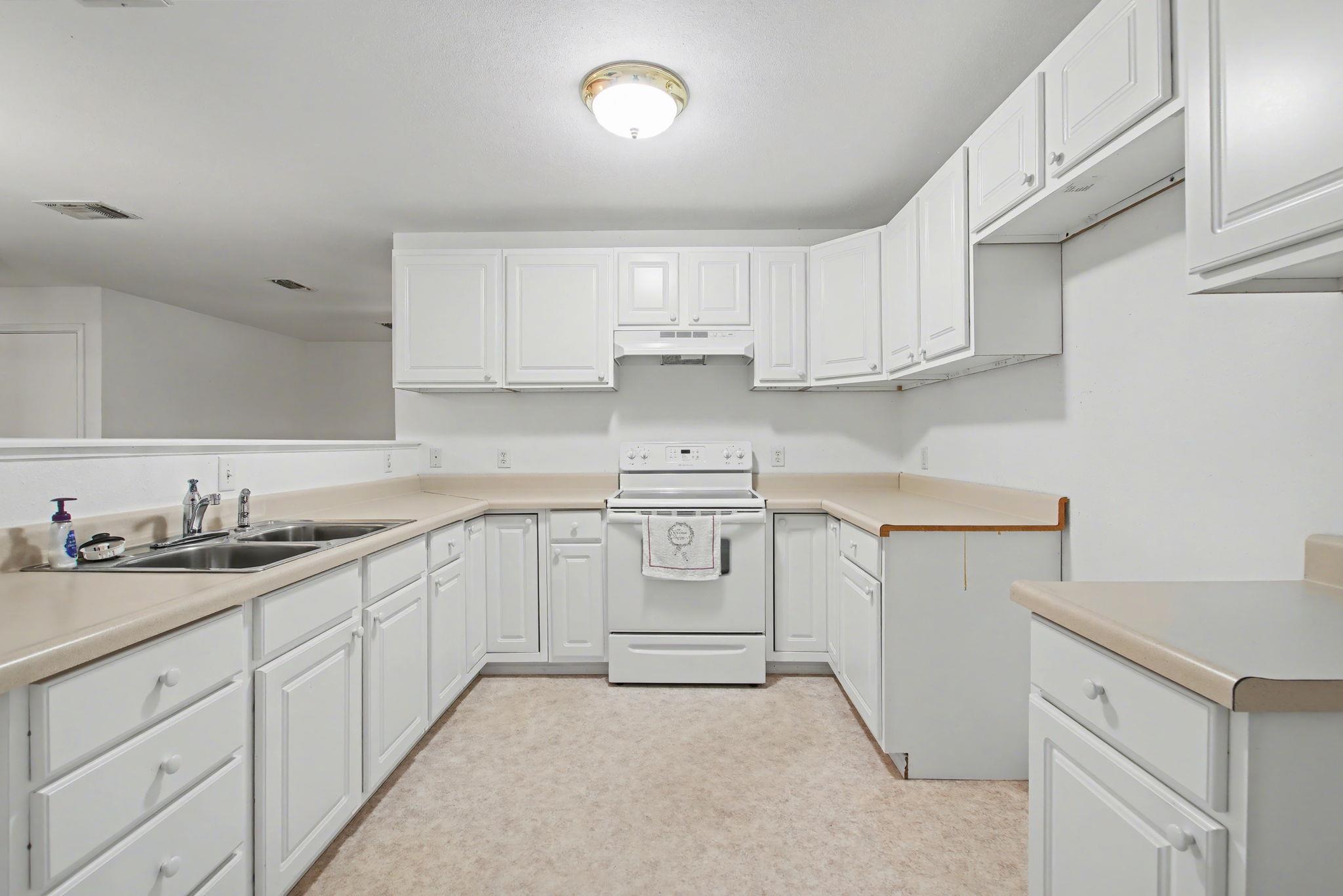 1720 Greenwood LN, Kingsland TX 78639