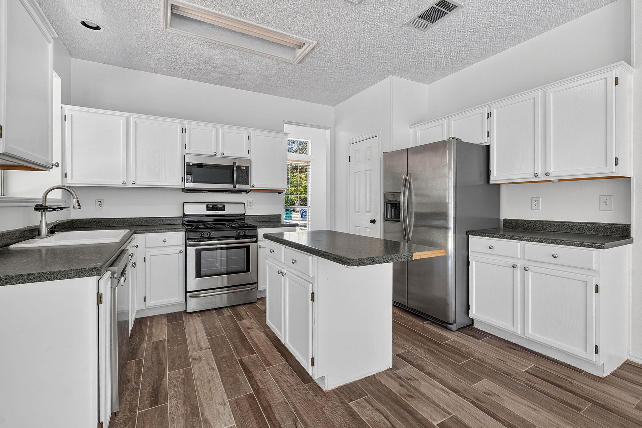 2721 Little Elm TRL, Cedar Park TX 78613