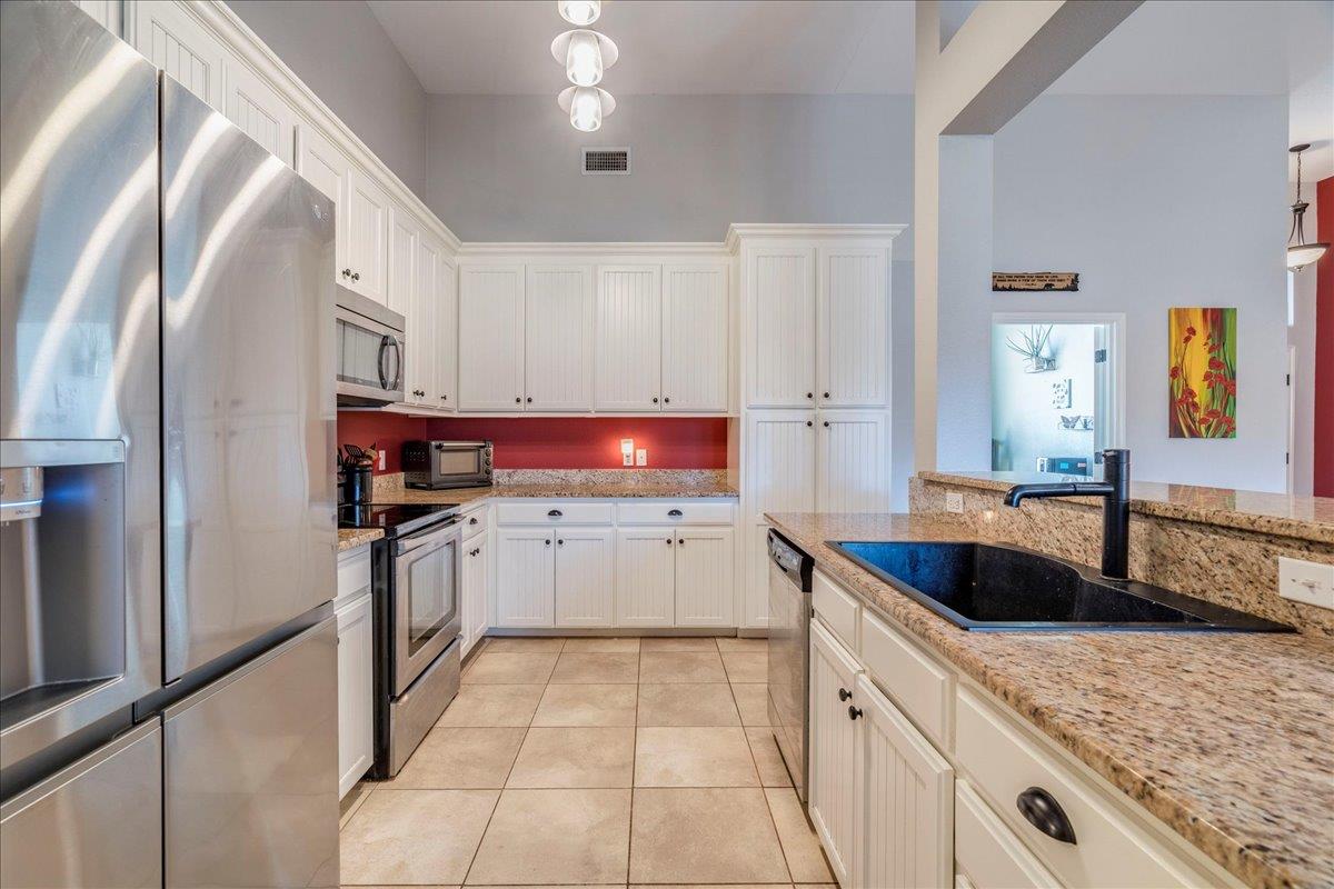 11 Rhapsody LN, Wimberley TX 78676