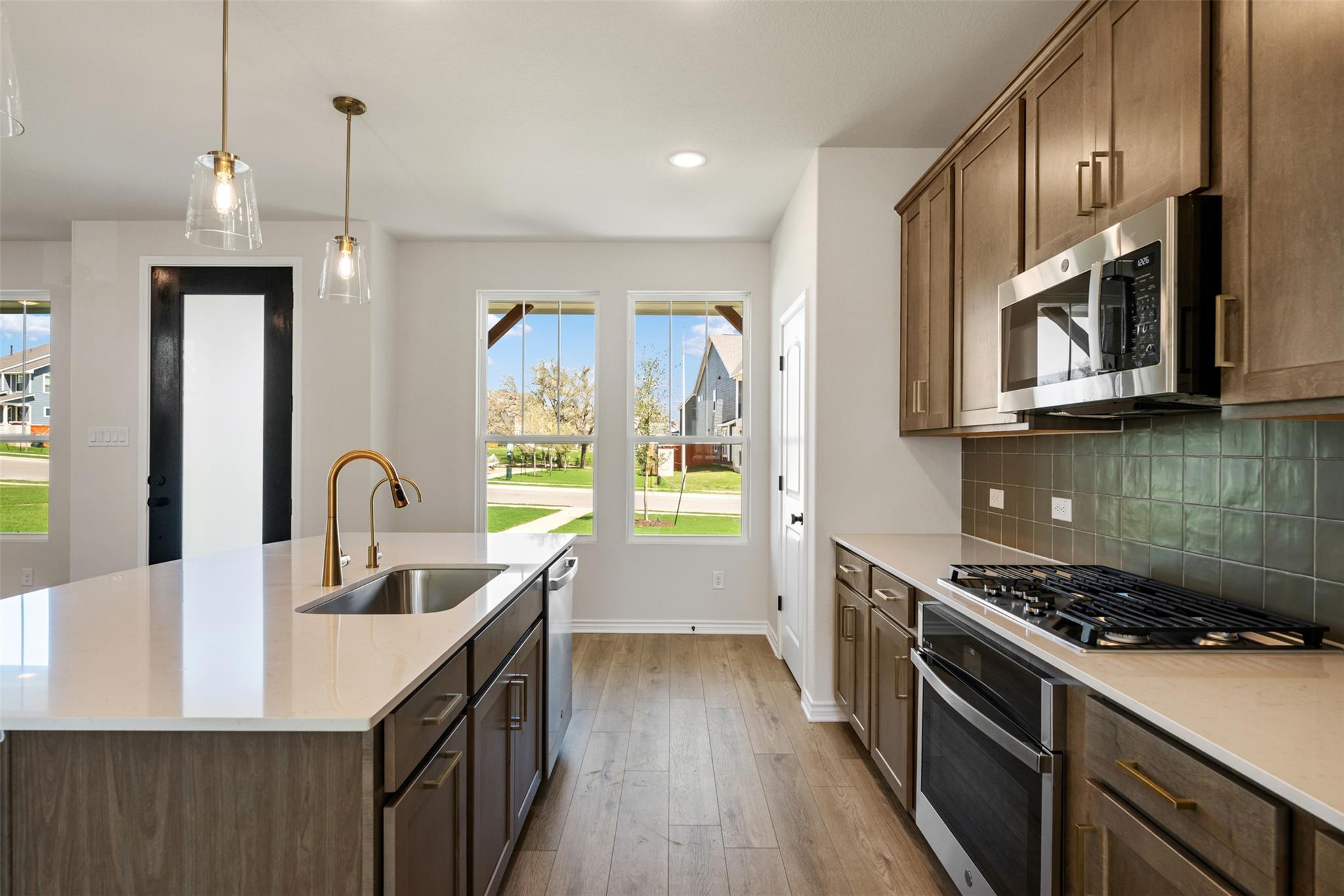 437 Carr DR, Liberty Hill TX 78642