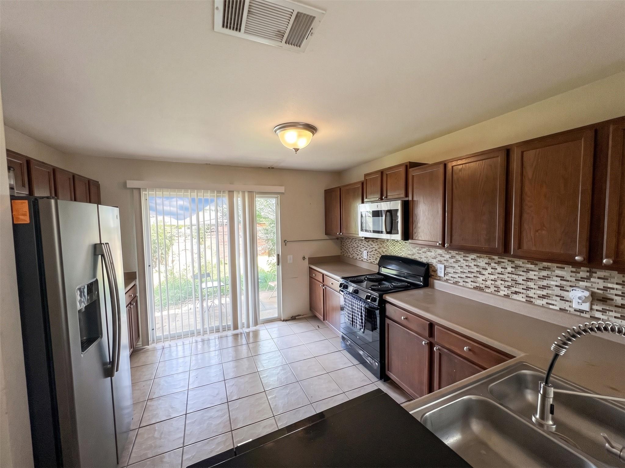 12512 La Paz LN, Del Valle TX 78617