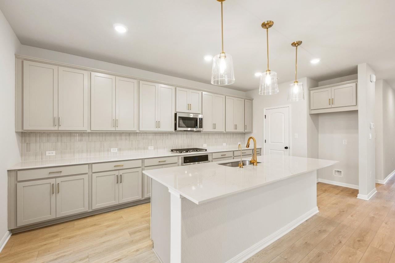 1917 Fannie RD, Georgetown TX 78633