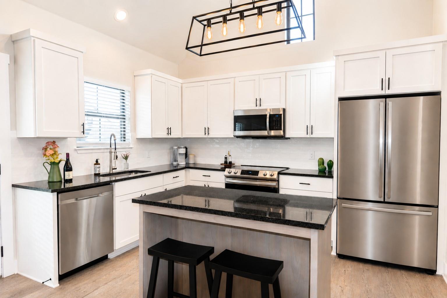 930 S Eagle ST # 202, Fredericksburg TX 78624