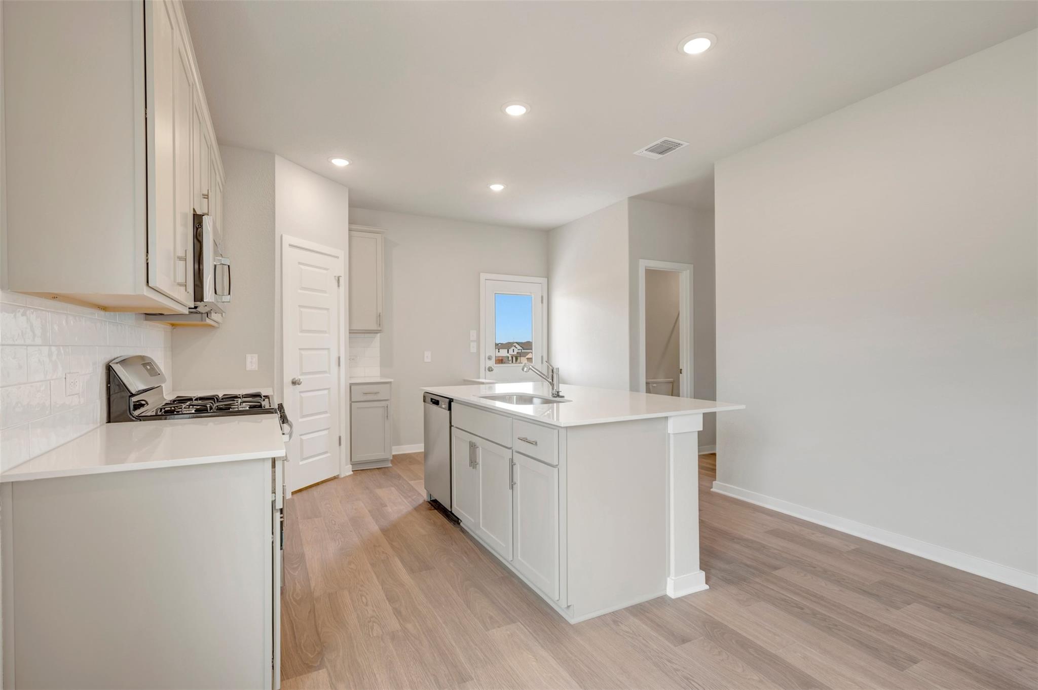 579 Bishop Wood RD, Dripping Springs TX 78620