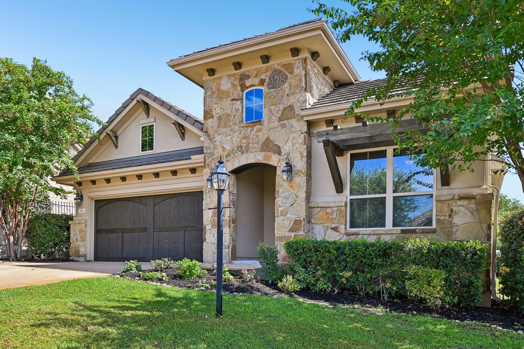 104 Maxwell WAY # 32, Lakeway TX 78738