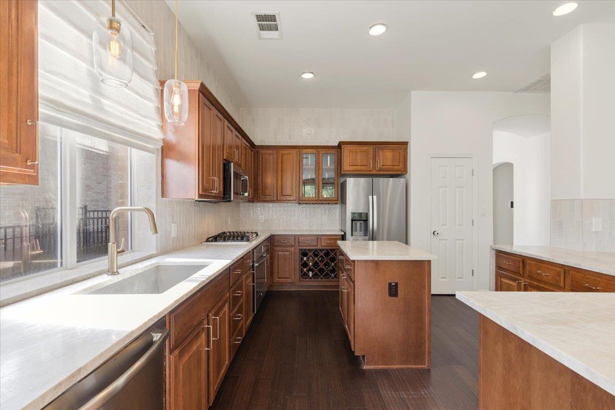 808 Bent Wood PL, Round Rock TX 78665