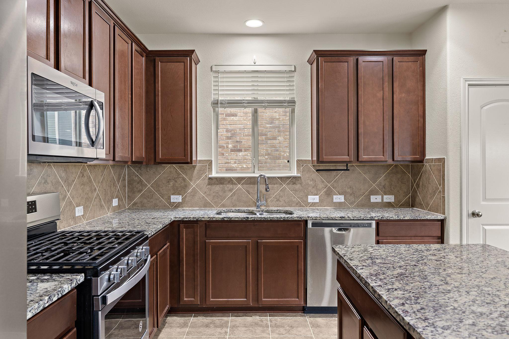 1000 McCormick CV, Hutto TX 78634
