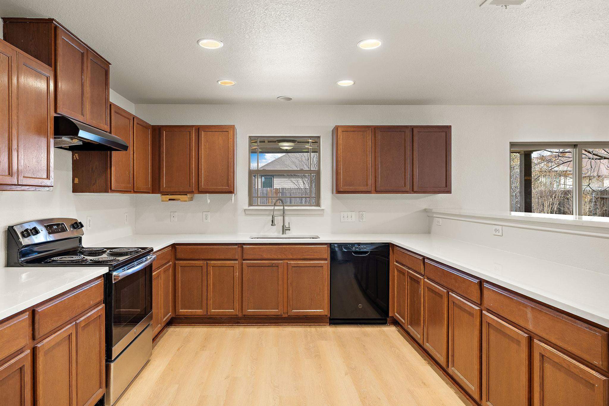 924 Oatmeal DR, Pflugerville TX 78660