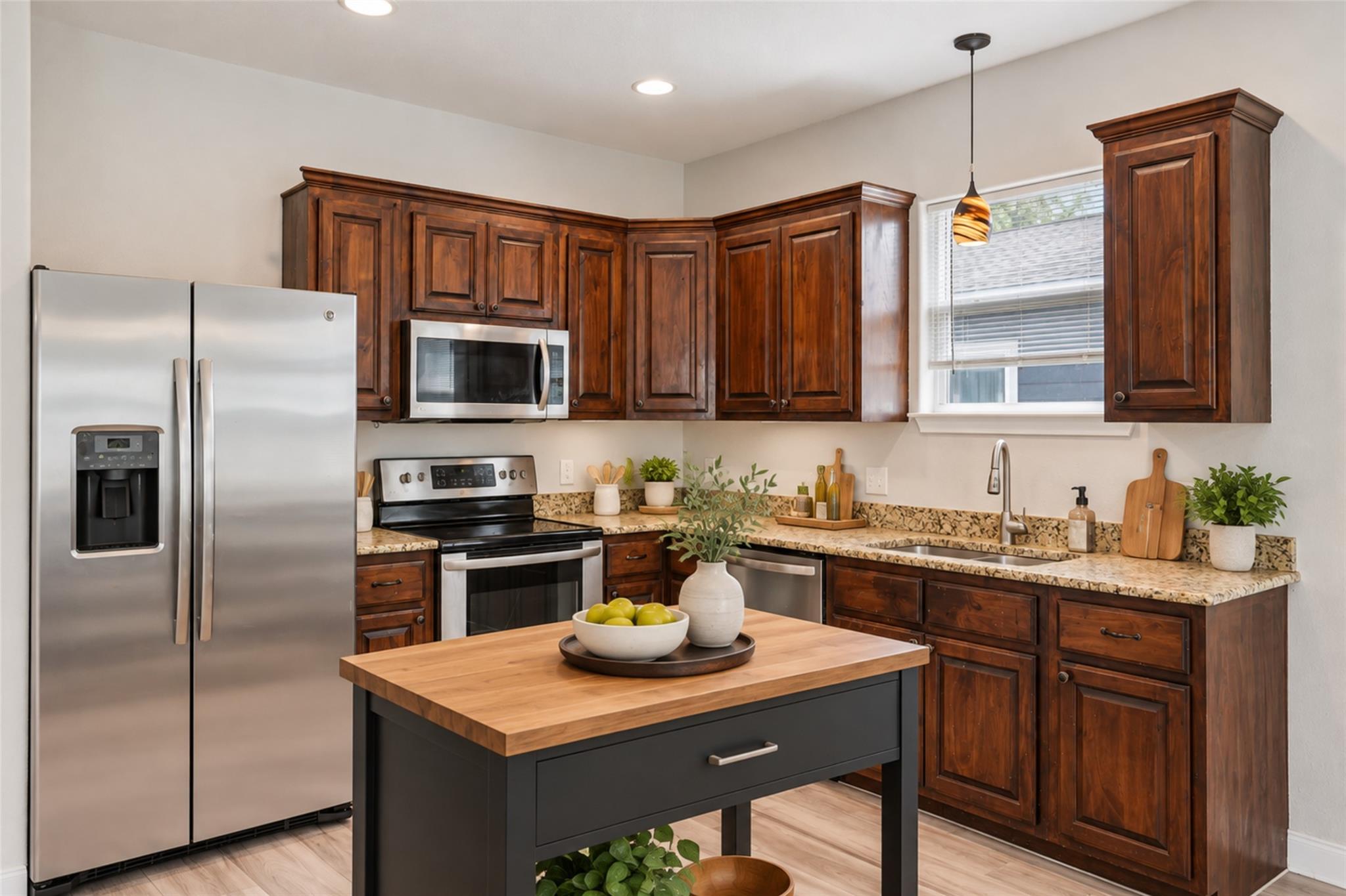 156 FM 2571, Smithville TX 78957