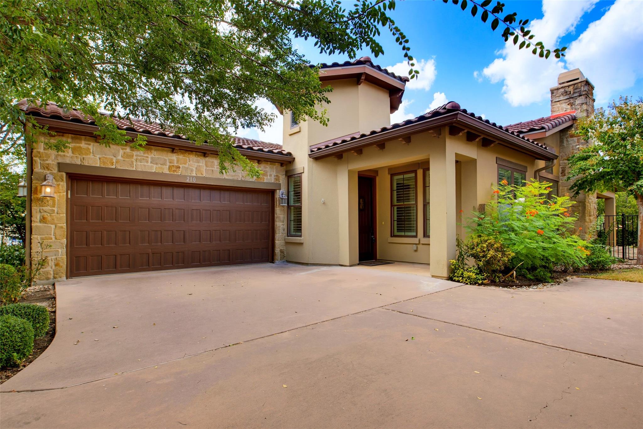 210 Versilia CIR, Lakeway TX 78734