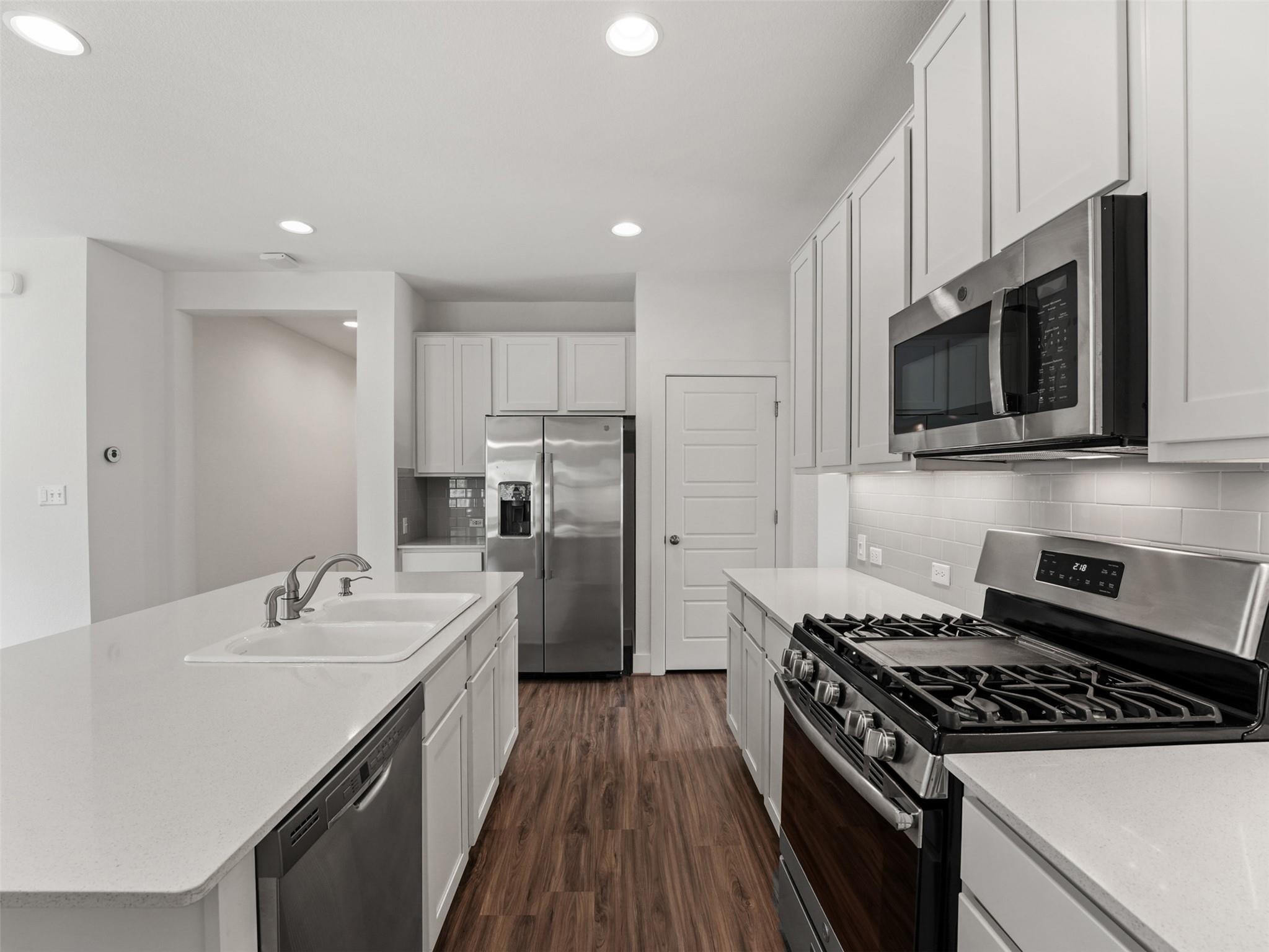 604 Golden Glory RD, Leander TX 78641