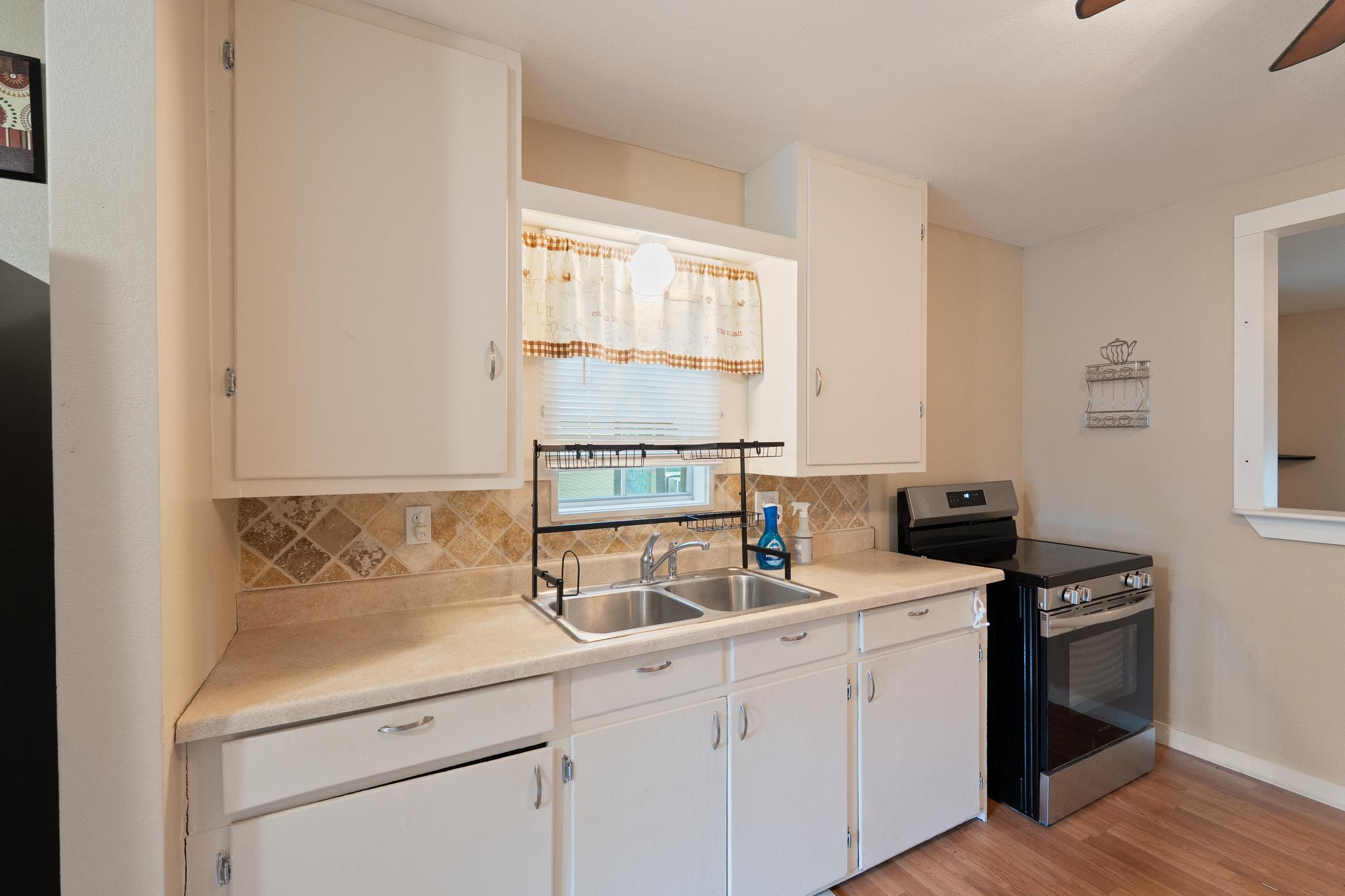 515 Wyeth ST, Taylor TX 76574