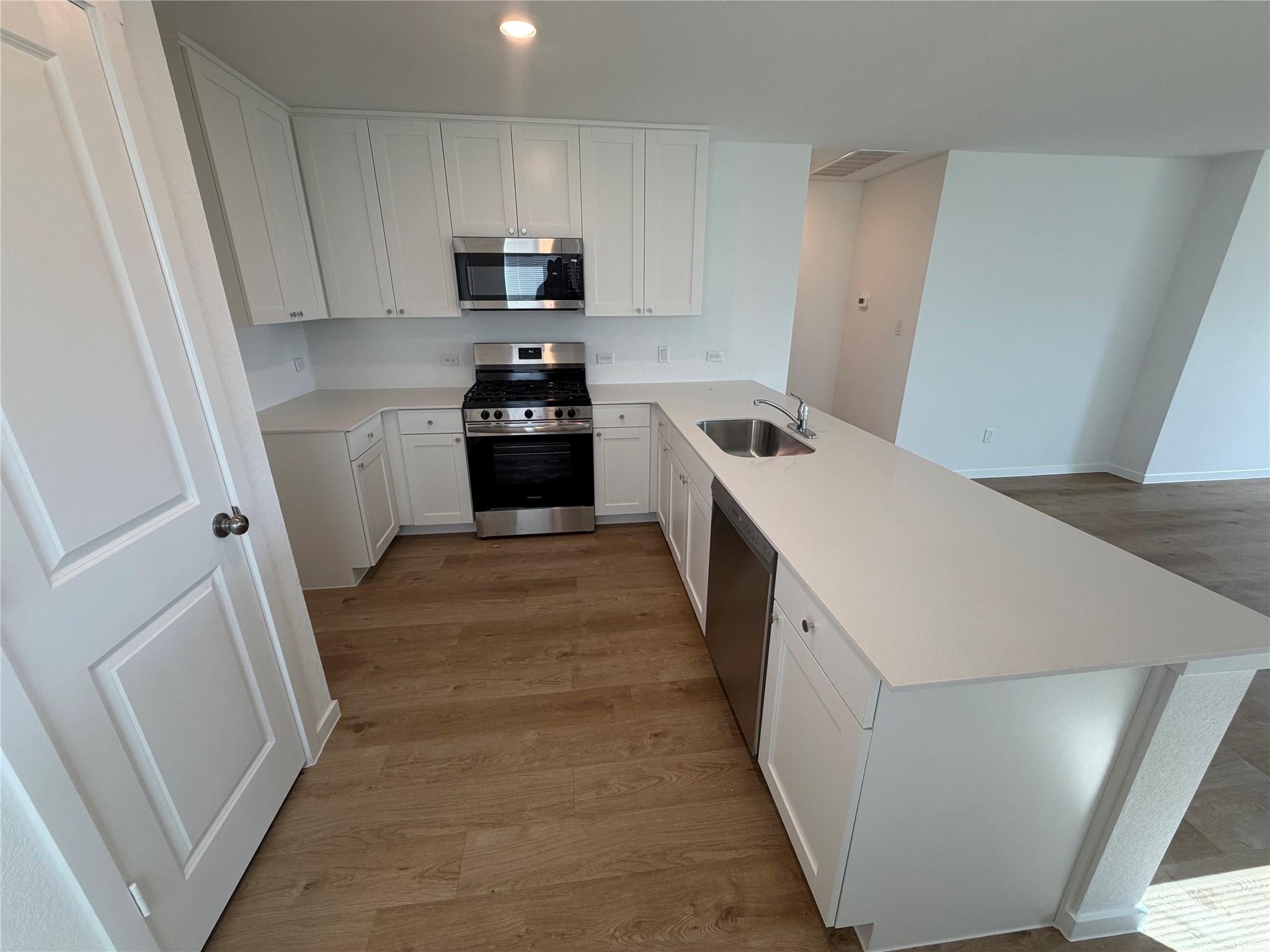 305 Rockies RD, Hutto TX 78634