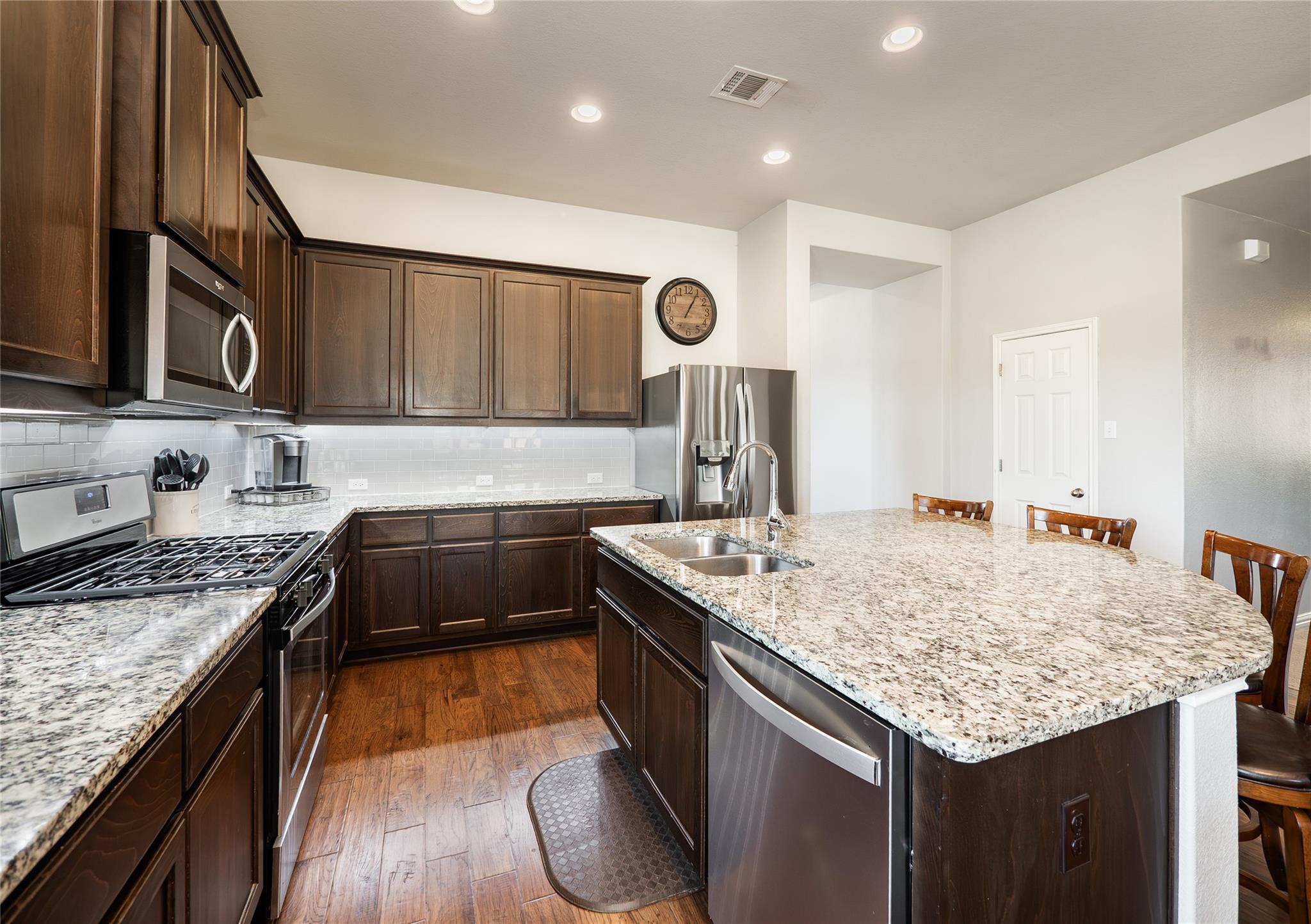 22108 Cross Timbers BND, Lago Vista TX 78645