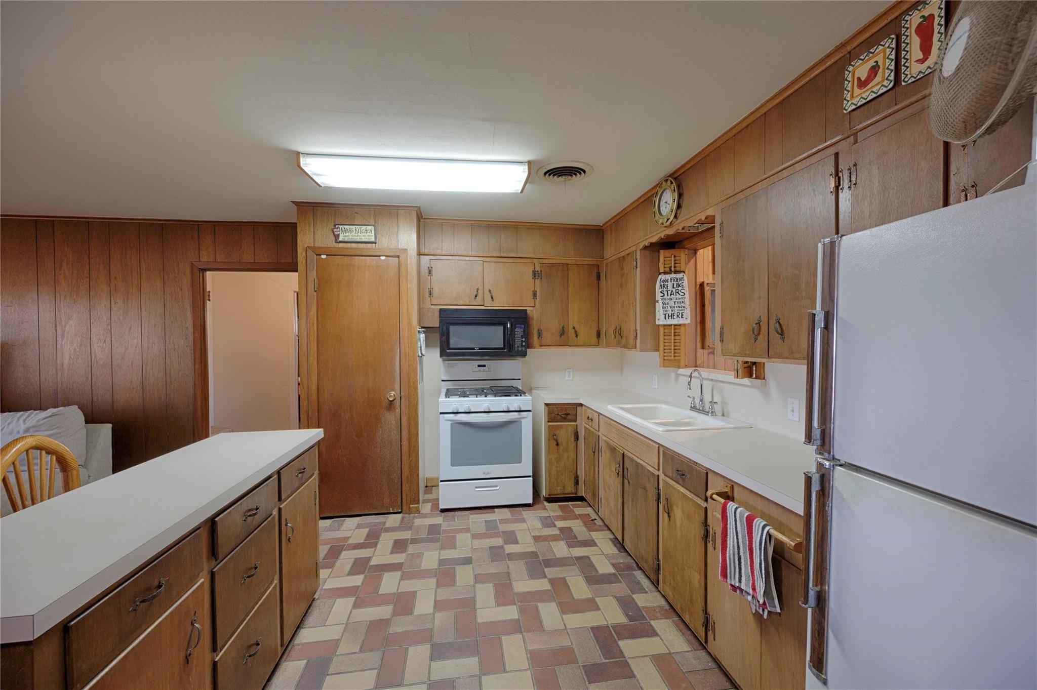 507 South ST, Schulenburg TX 78956