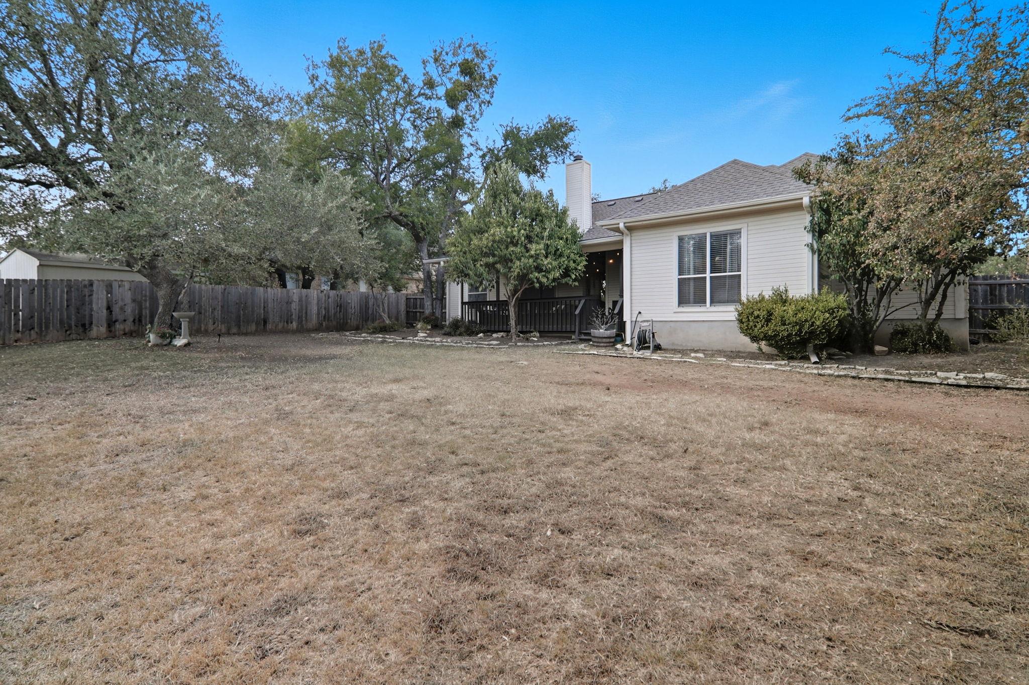 511 Debora Dr: back yard