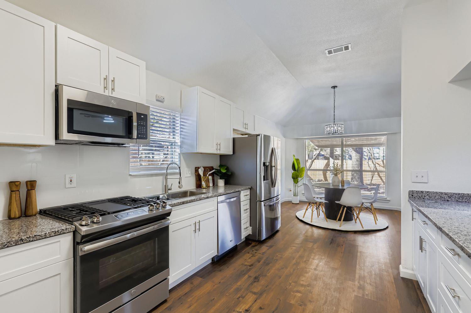 108 Susana Dr: kitchen