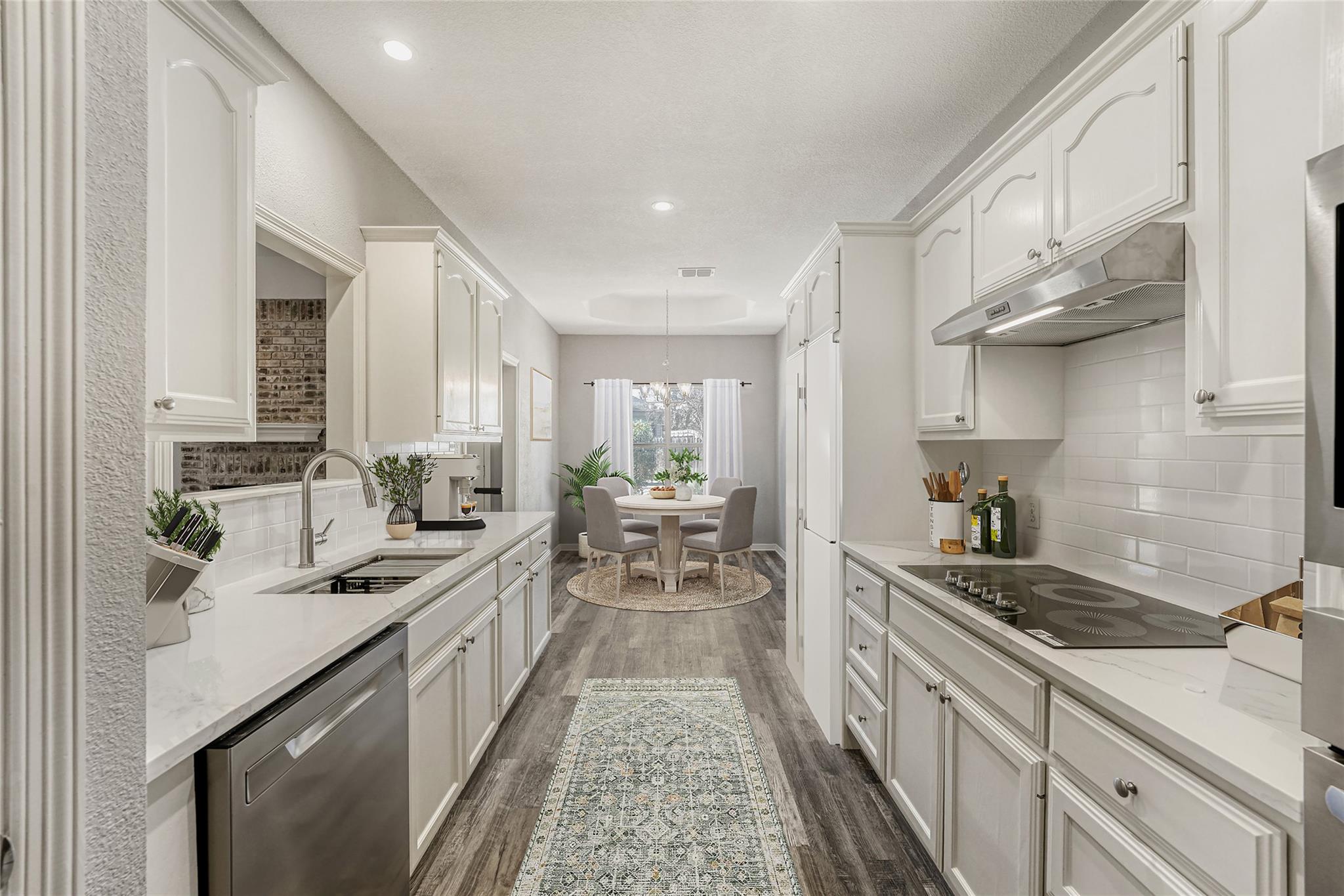 100 Susana Dr: kitchen