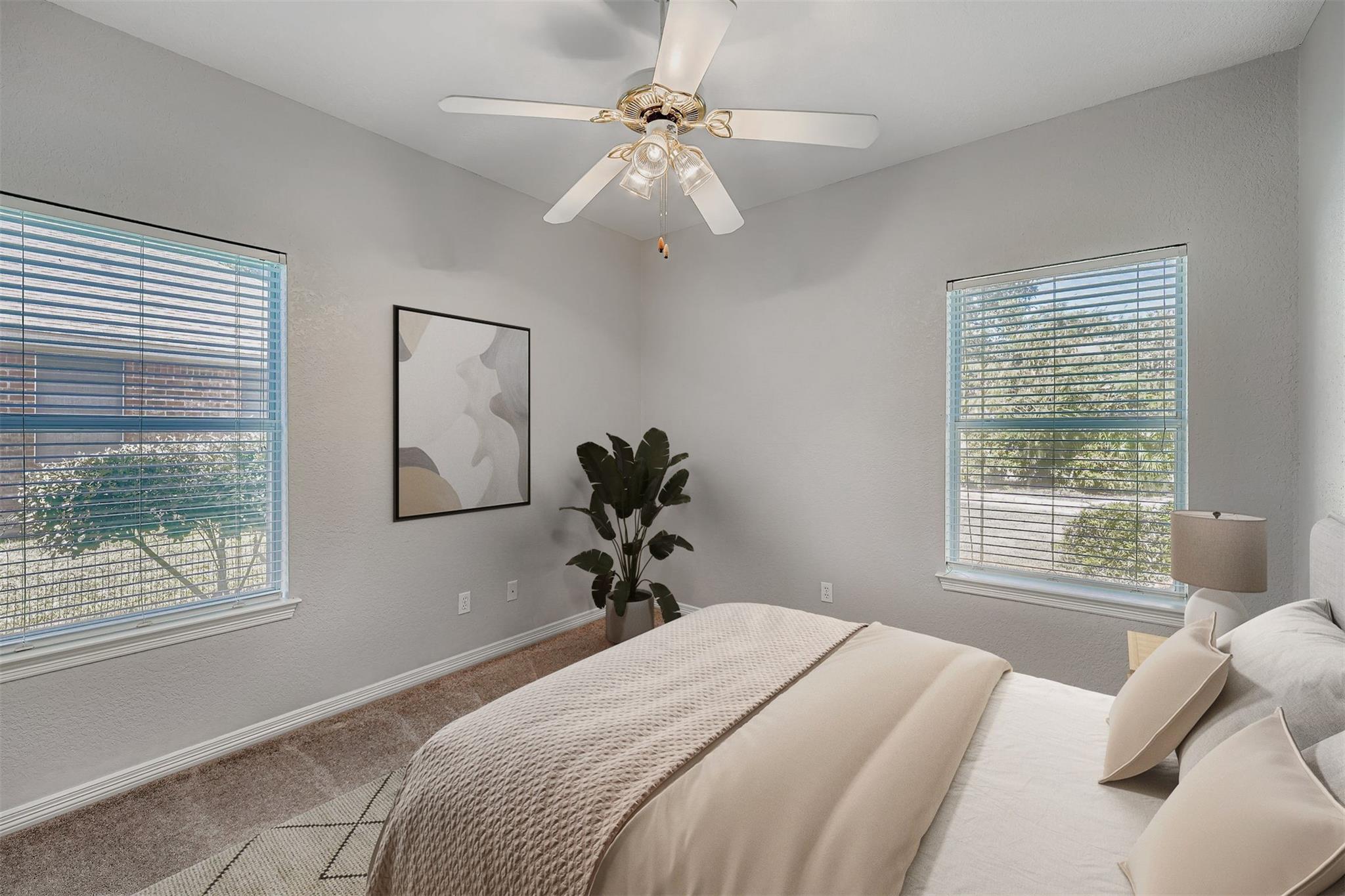 100 Susana Dr: primary bedroom
