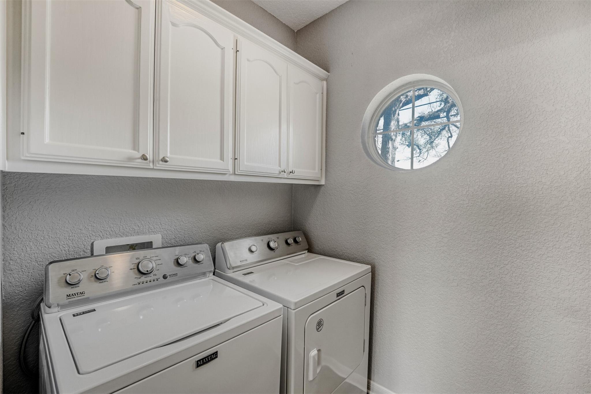 100 Susana Dr: laundry