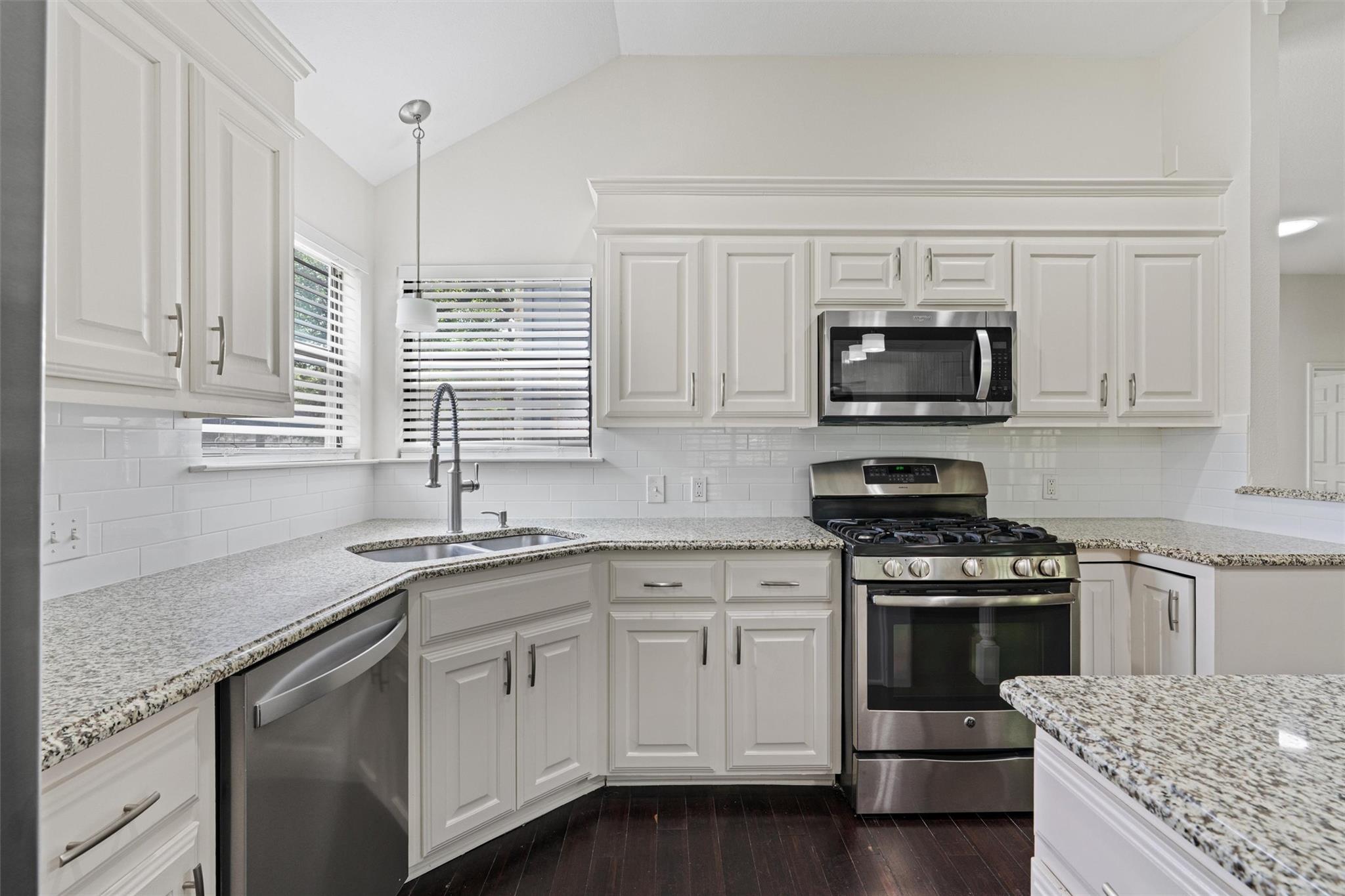 312 Susana Dr: kitchen