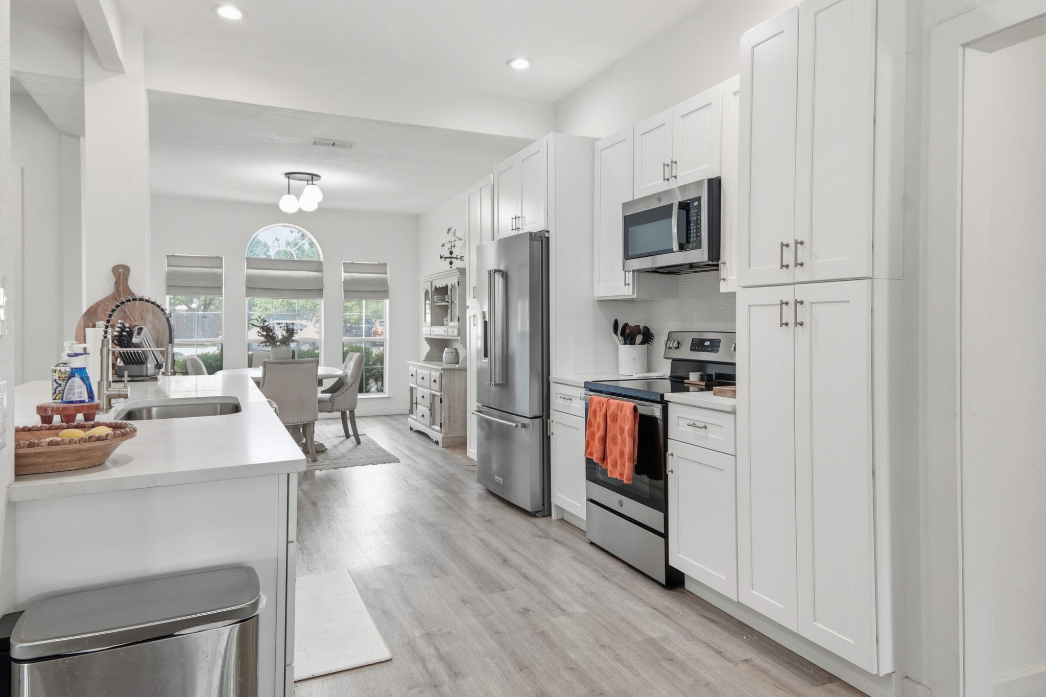 511 Debora Dr: kitchen
