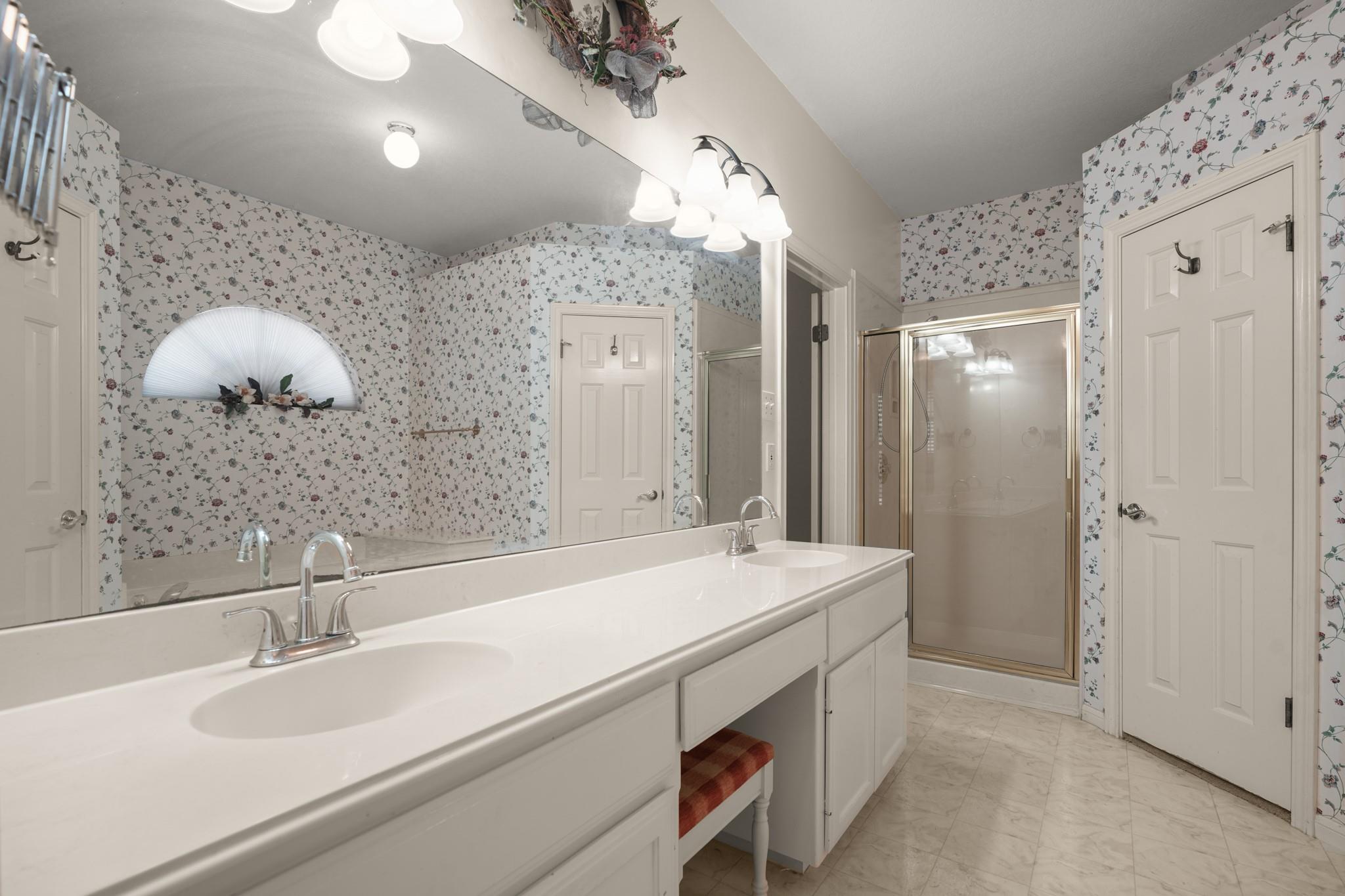 103 Maria Court: bathroom