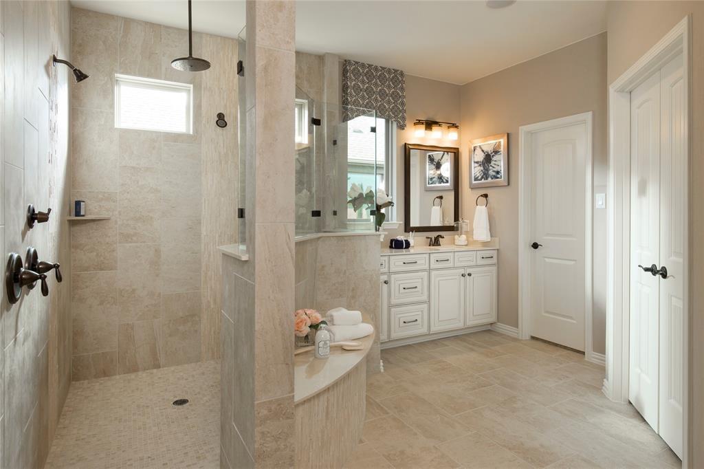 104 Leon Loop: bathroom