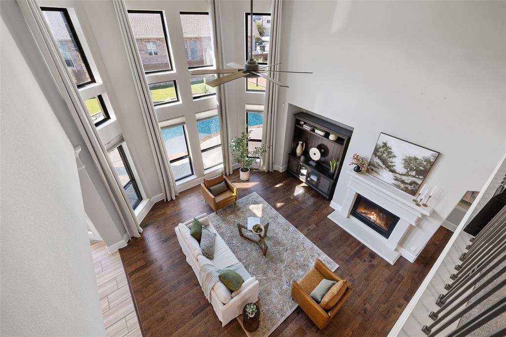 109 Mark Way: living area