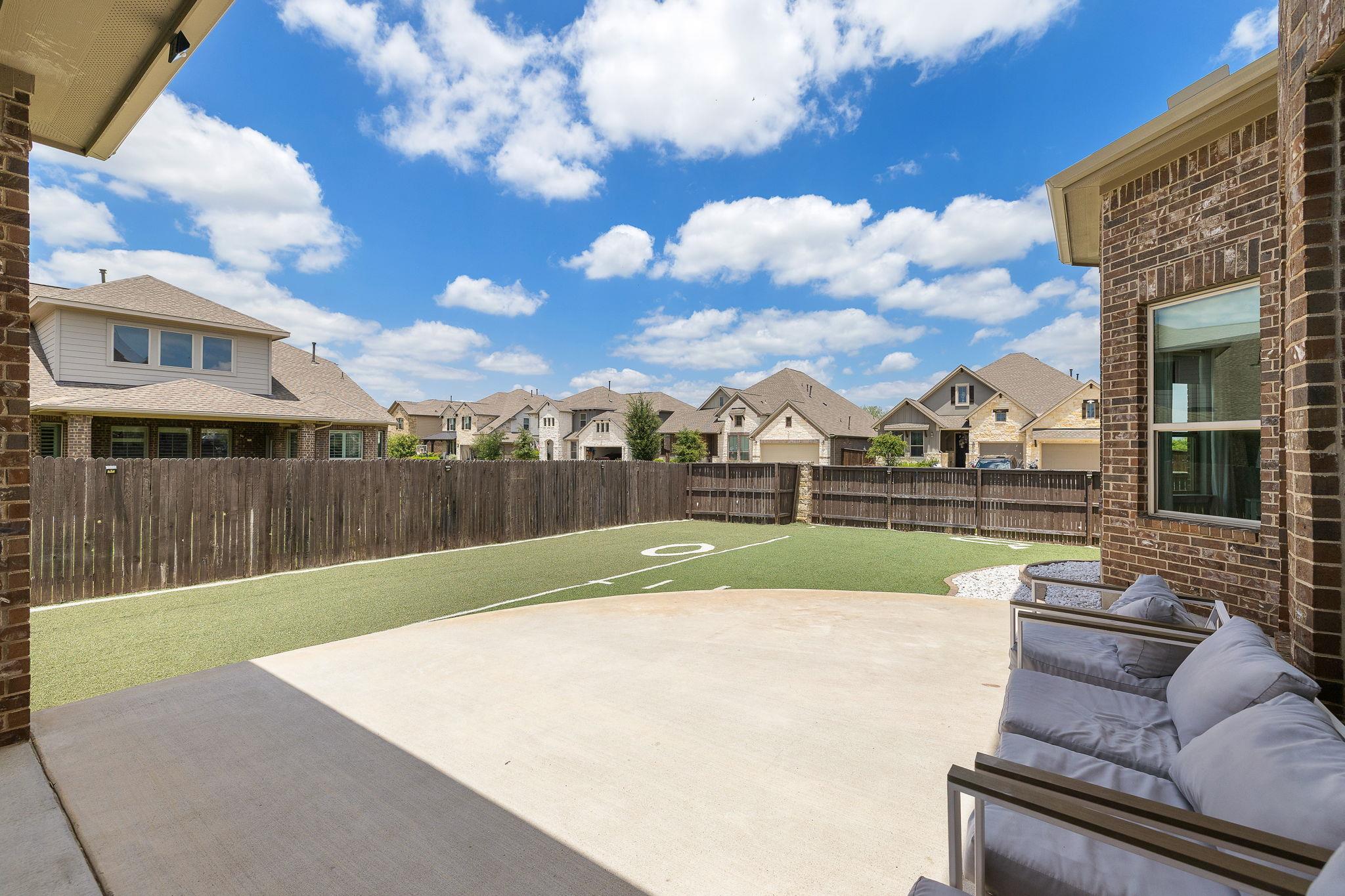 117 Rosa Dr: back yard