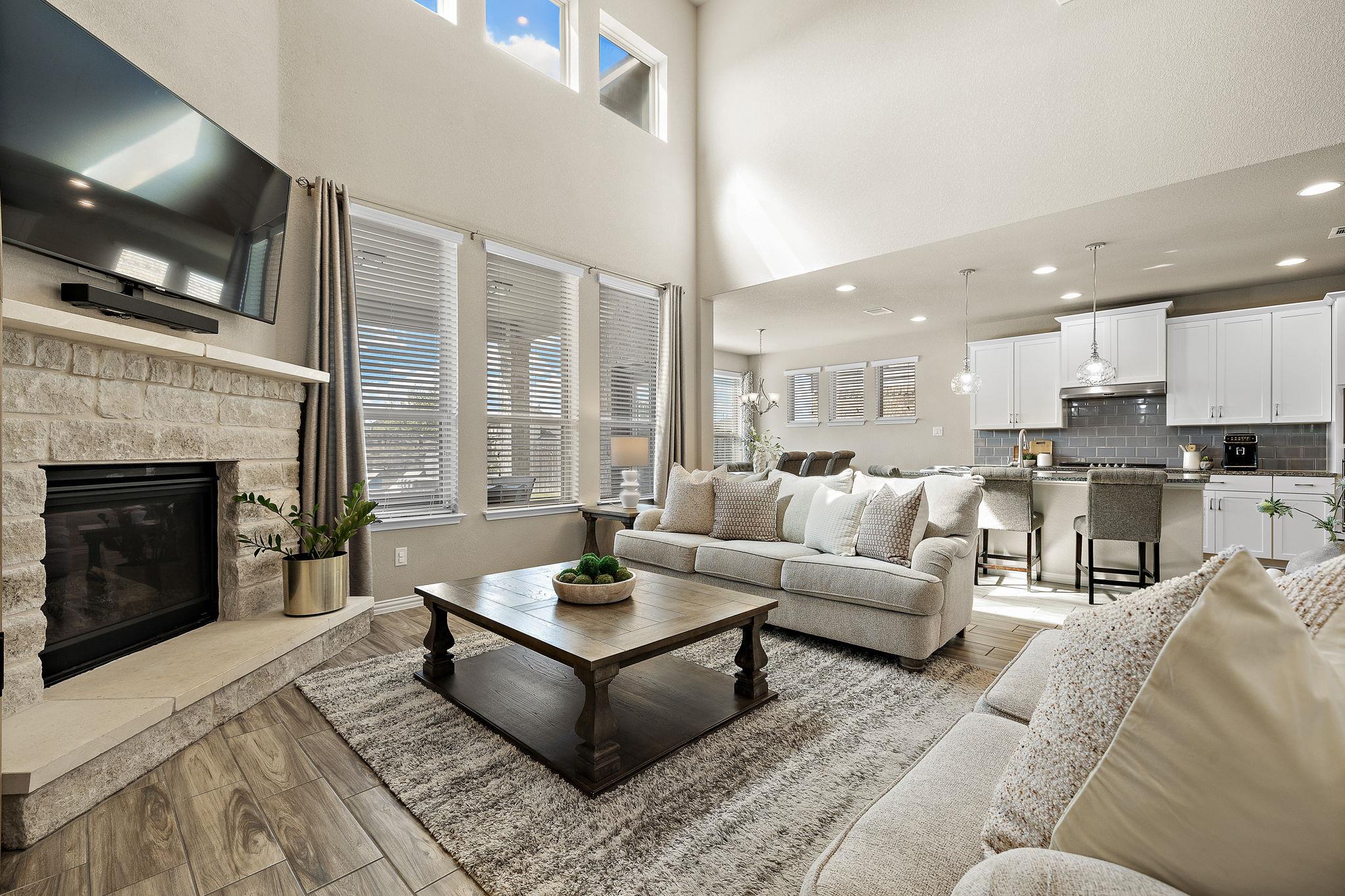 504 Leon Loop: living area