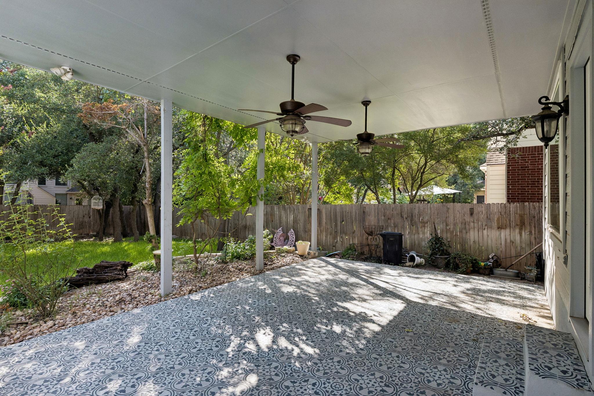 1108 Dalea Blf: back yard