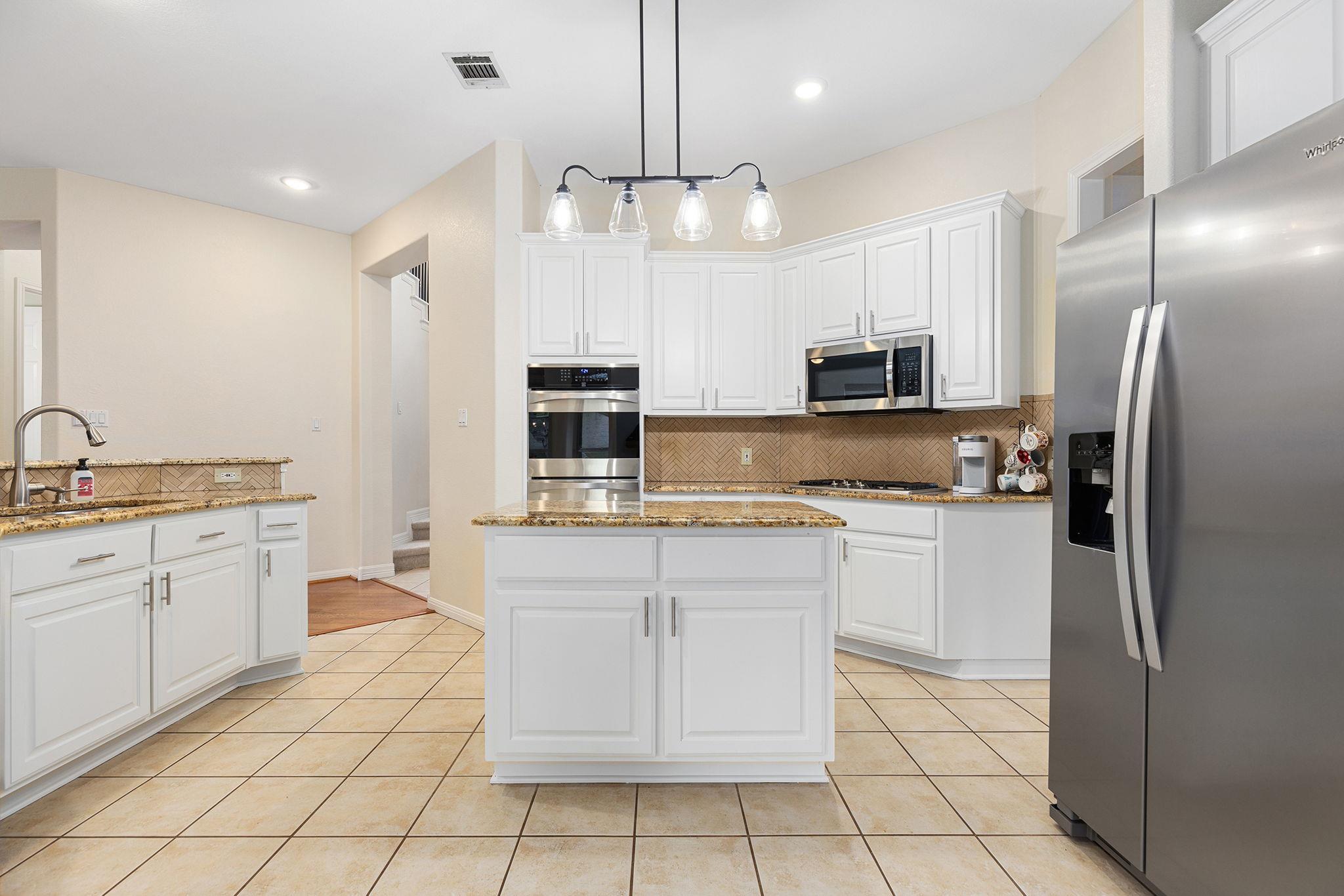 1914 Mulligan Dr: kitchen