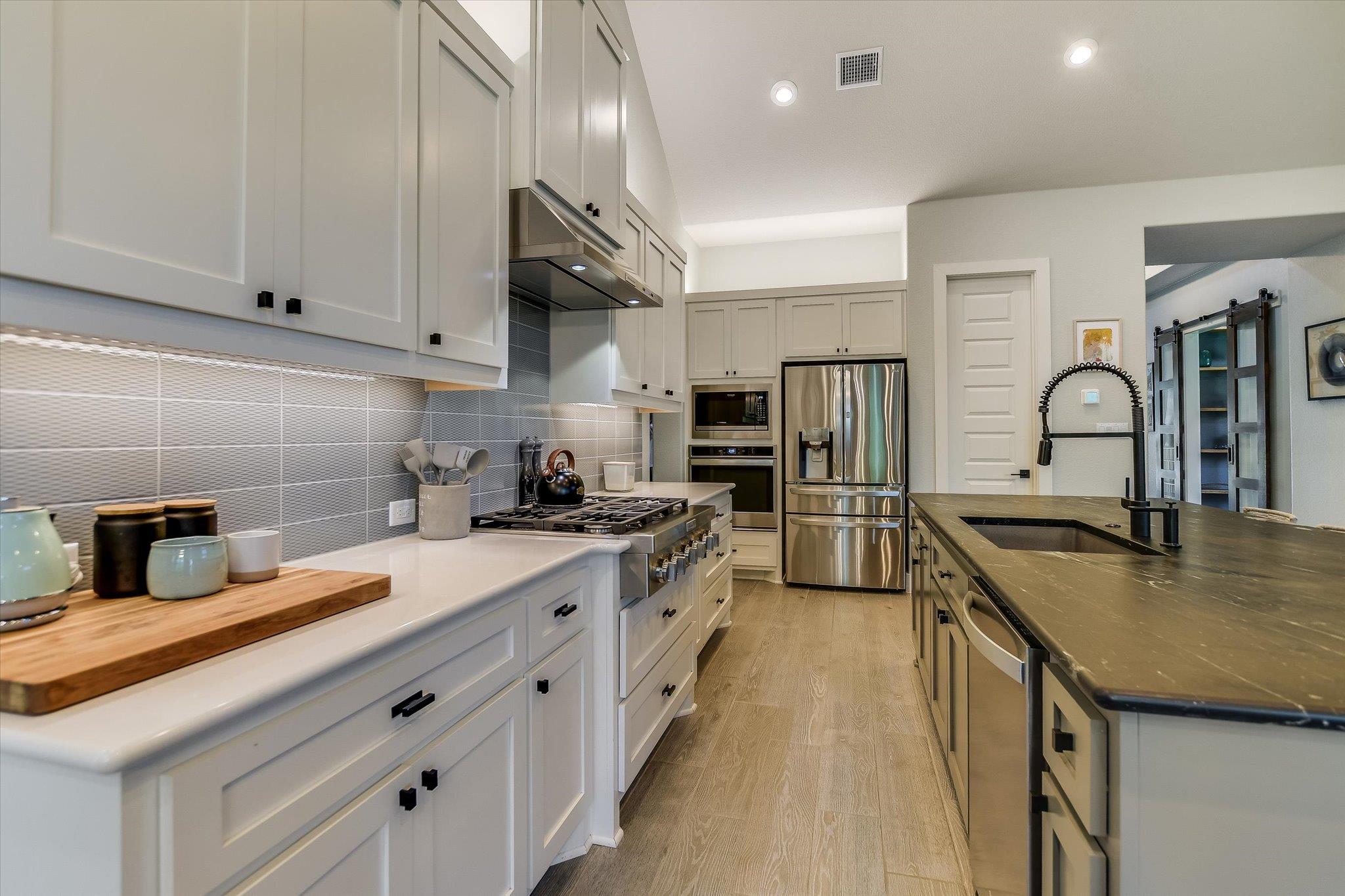 205 Axis Loop: kitchen