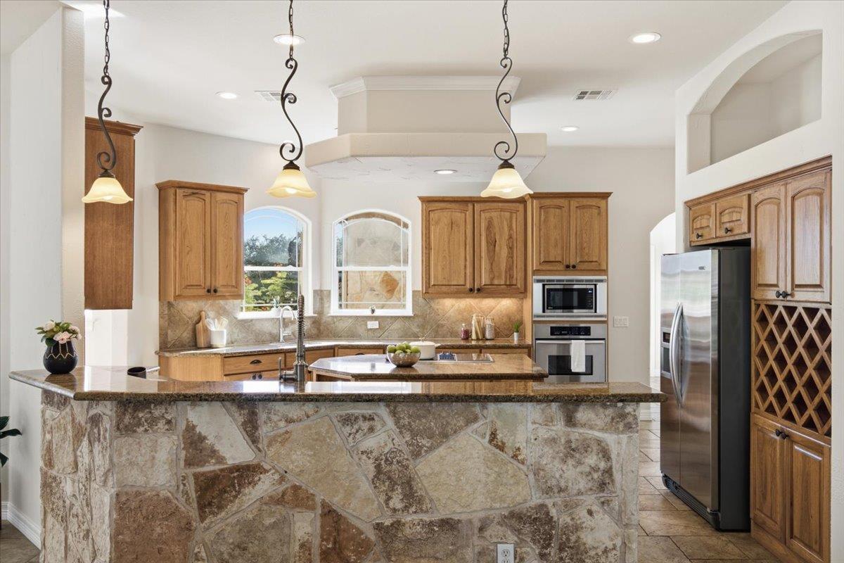 2708 Springwood Lane: kitchen