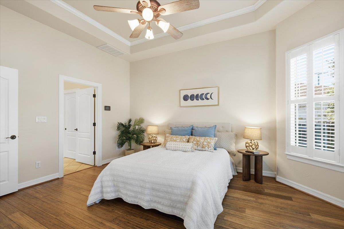 2708 Springwood Lane: primary bedroom