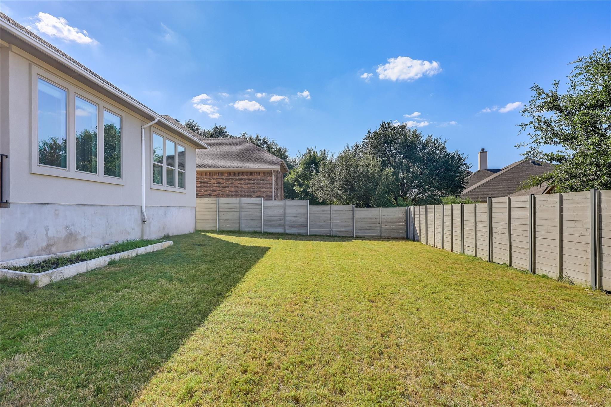 405 Granite Rock Ln: back yard