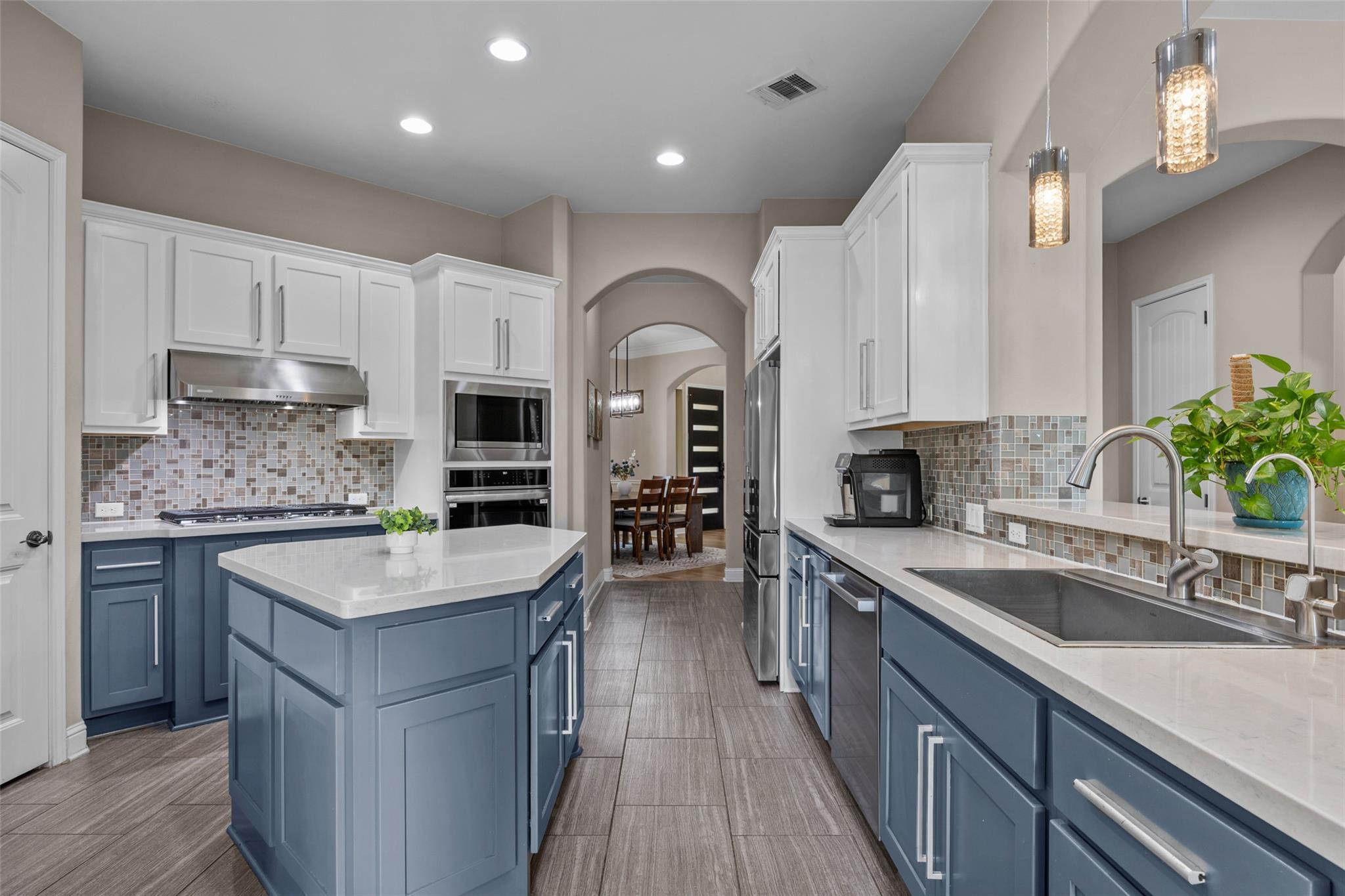 402 Raging River Rd: kitchen