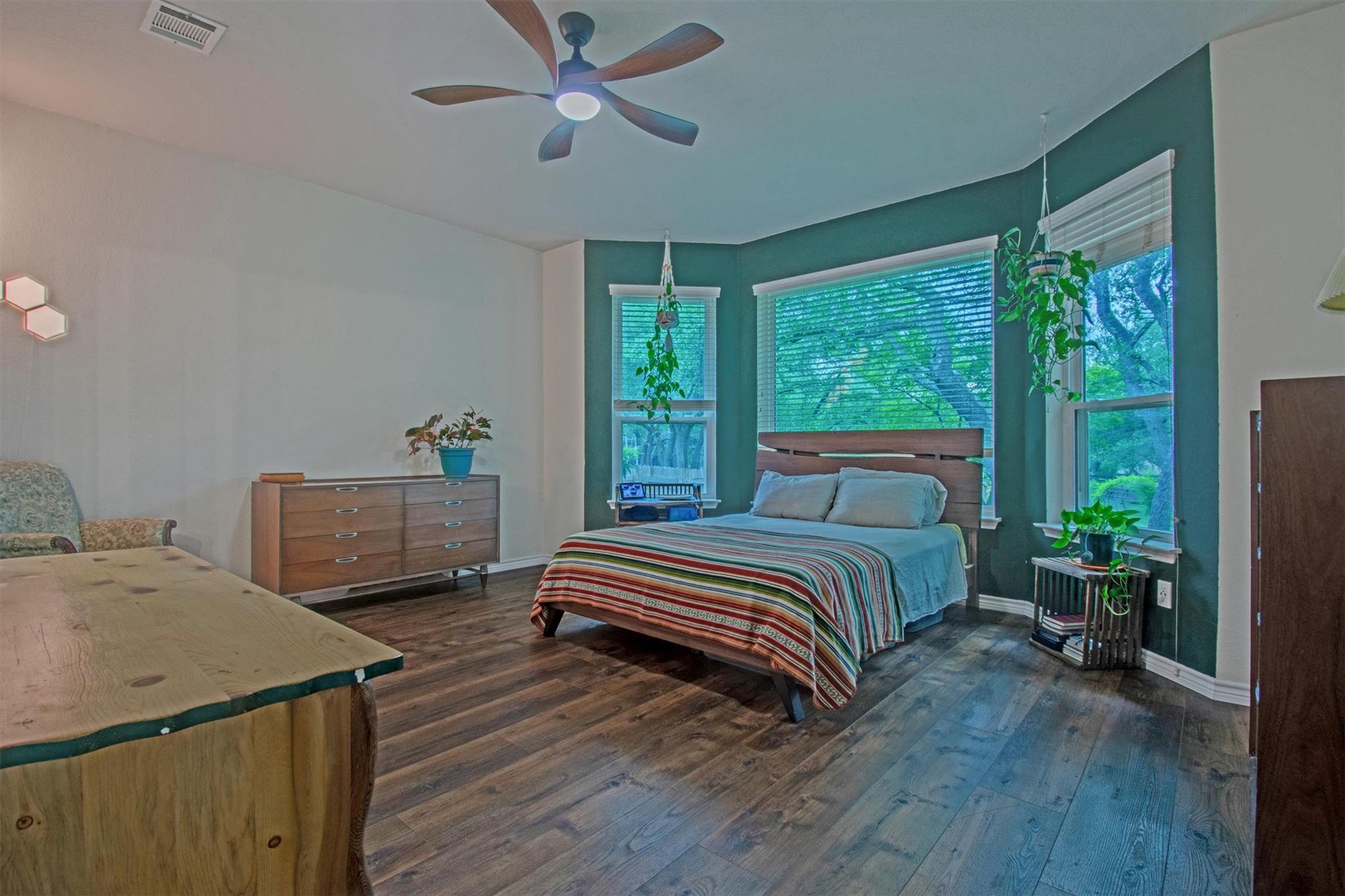 1134 Dalea Blf: primary bedroom