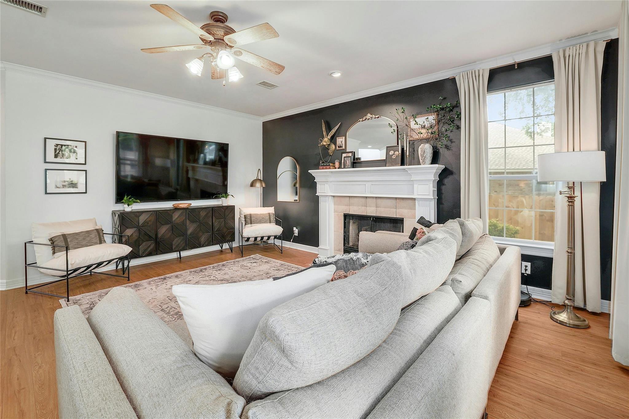 3000 Blue Sky Pl: living area