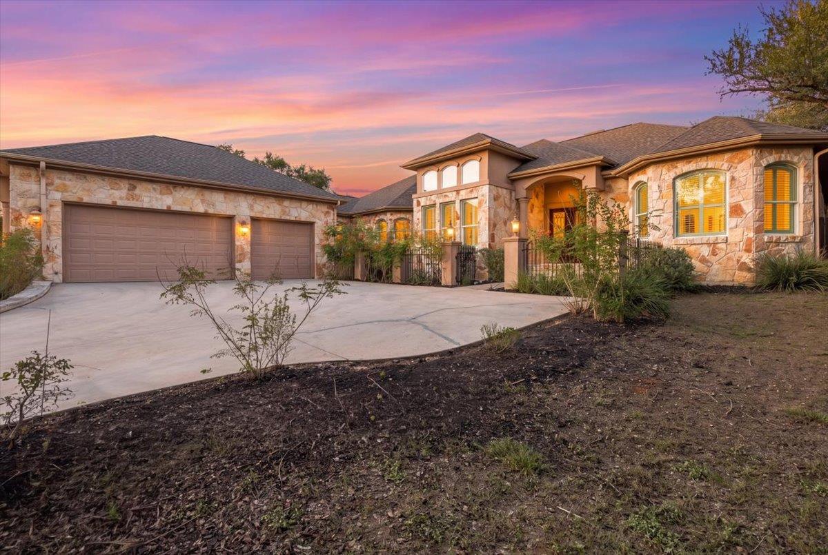 Front of 2708 Springwood Ln