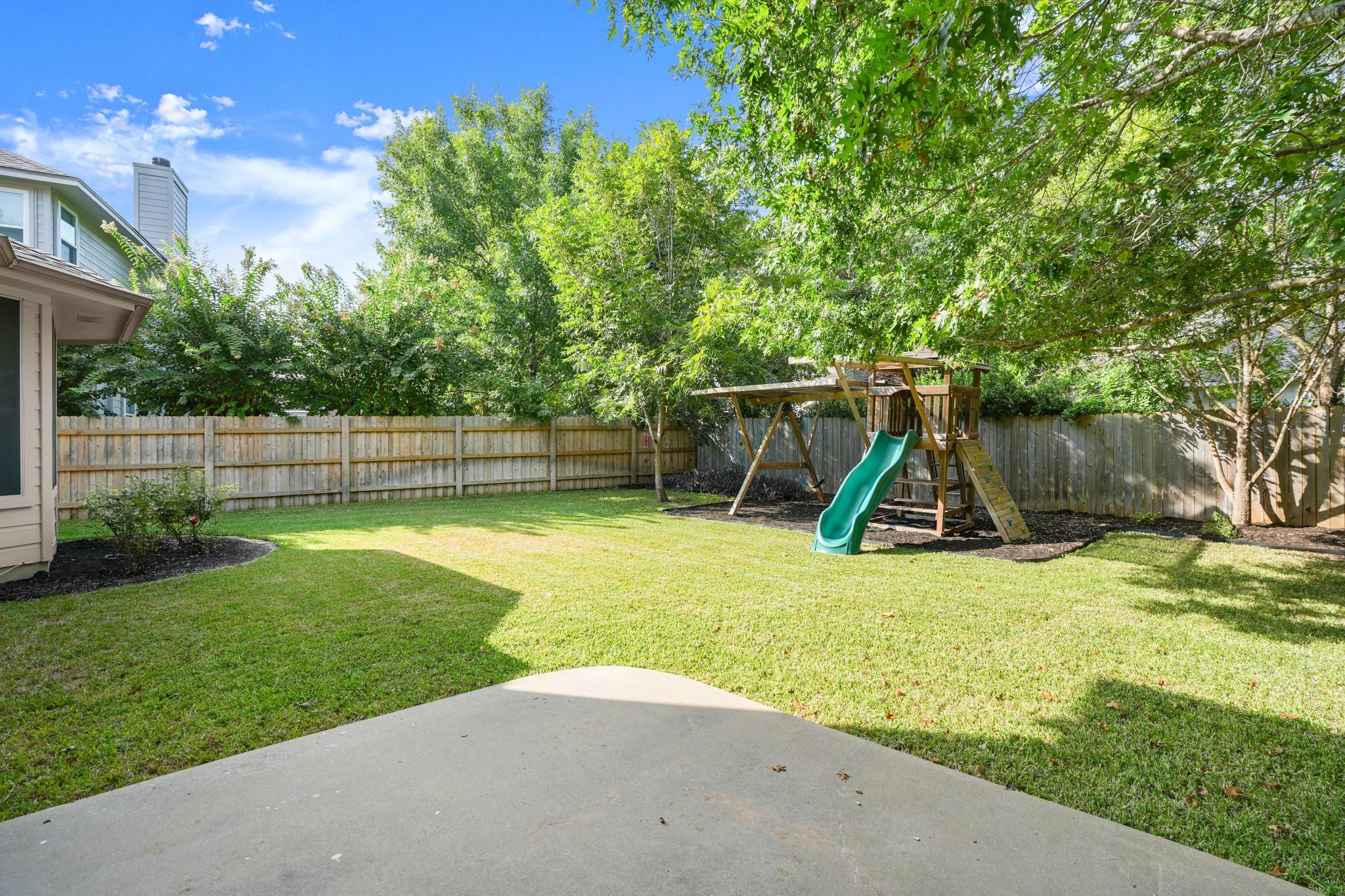 3305 Starlight Vis: back yard