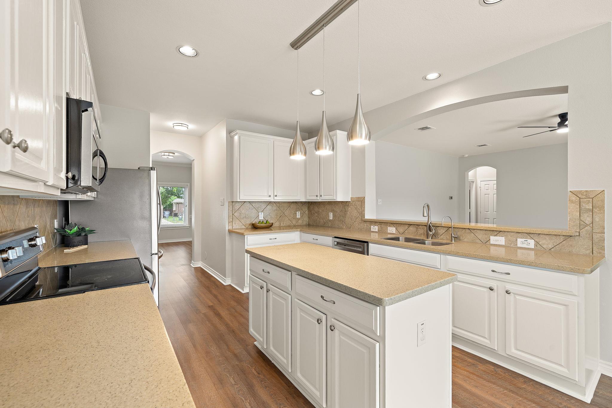 202 Nick Price Loop: kitchen
